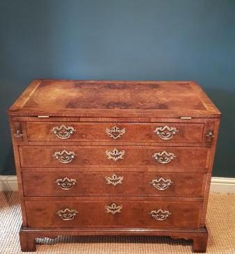 Fine Quality George III Bachelor's Chest