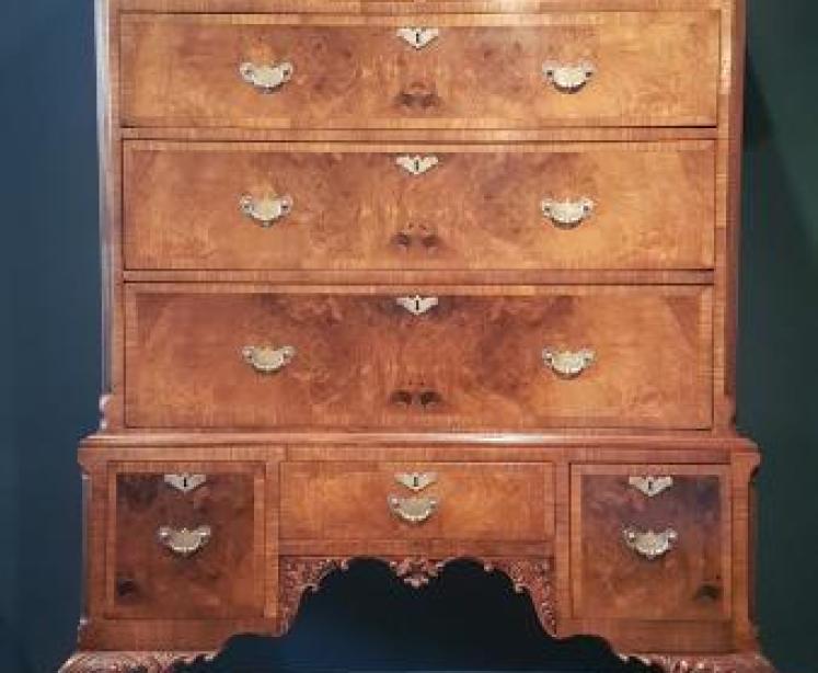 Fine Quality Georgian Walnut Chest on Stand - Image 1