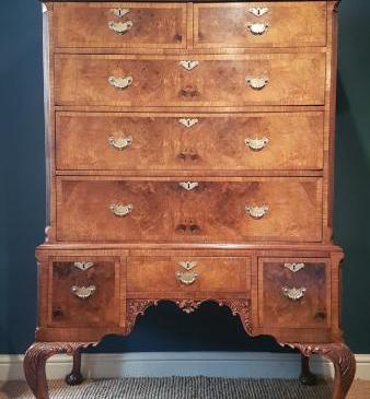 Fine Quality Georgian Walnut Chest on Stand
