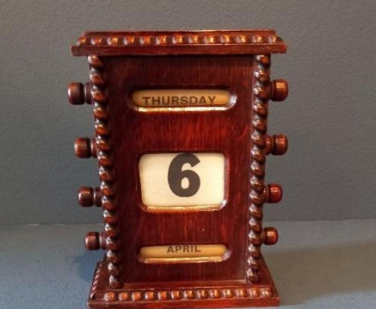 Small Edwardian Perpetual Desk Calendar - Image 1