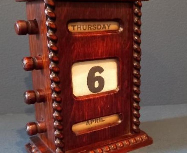 Small Edwardian Perpetual Desk Calendar - Image 2
