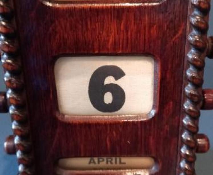 Small Edwardian Perpetual Desk Calendar - Image 4