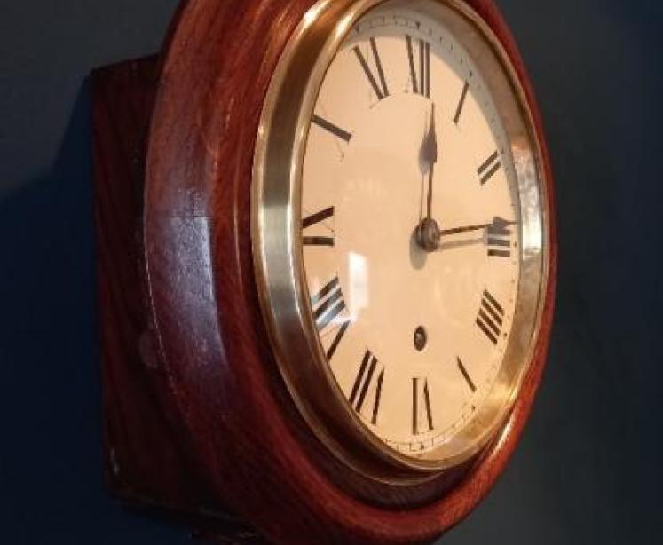 Small Late Victorian 8" Dial Oak Cased Wall Clock - Image 2