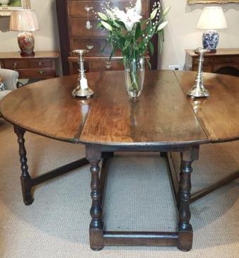 Large George II Period Oak Drop Leaf Table