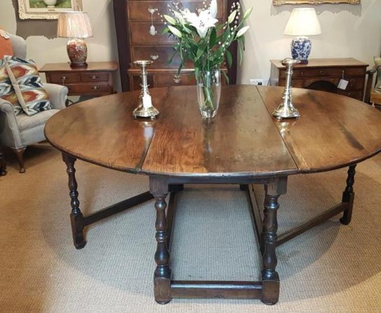 Large George II Period Oak Drop Leaf Table - Image 1