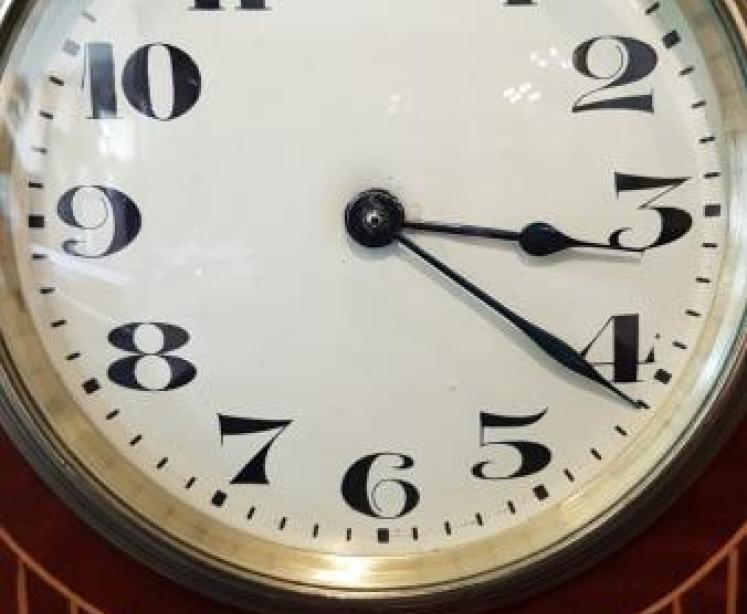 Fine Quality Inlaid Mahogany Mantel Clock - Image 3