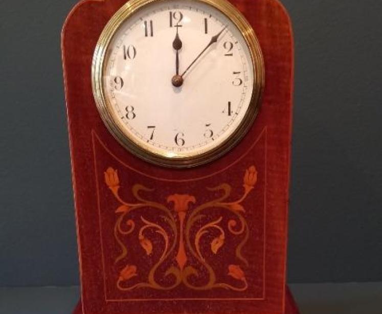 Fine Edwardian Period Scalloped Top Inlaid Mantel Clock - Image 6