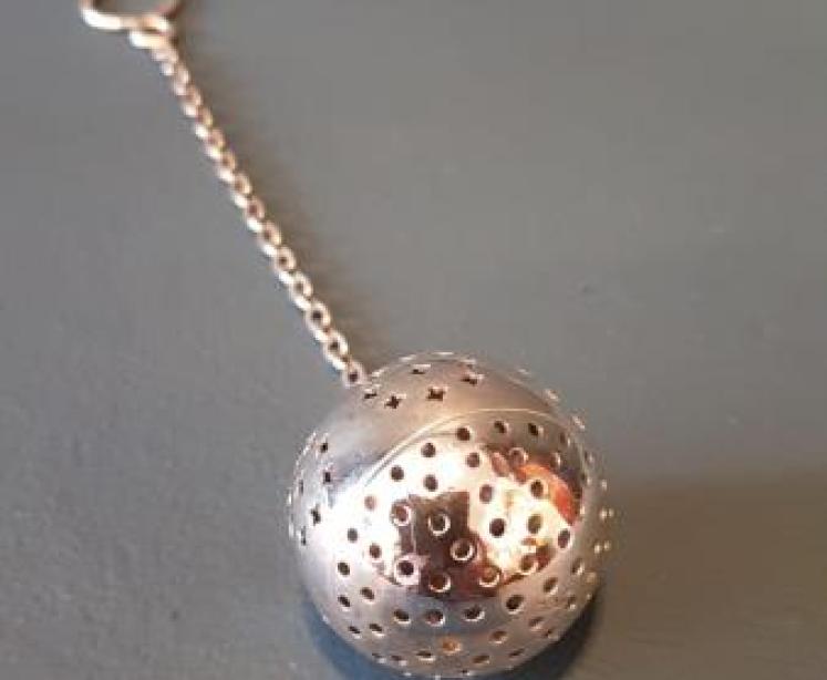 Rare Edwardian Silver Tea Infuser - Image 1
