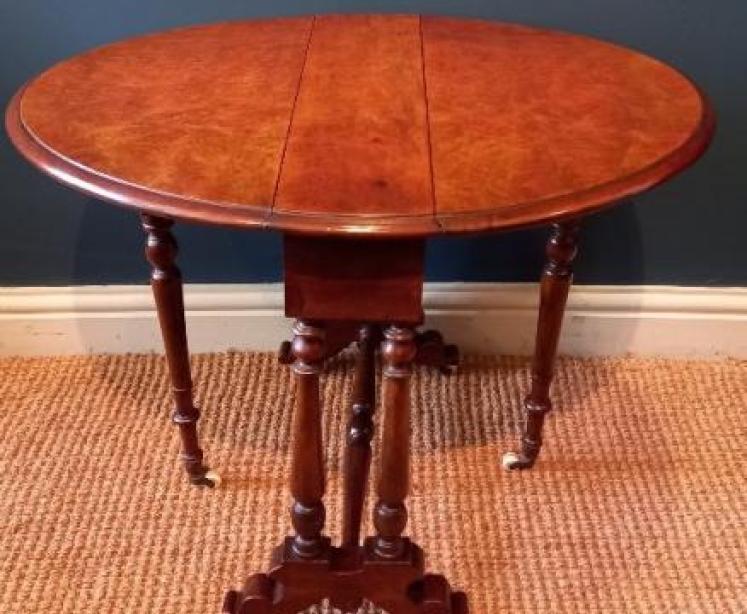 Mid Victorian Figured Walnut Baby Sutherland Table - Image 4