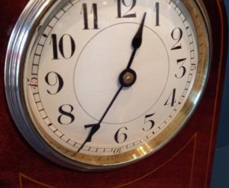 Edwardian Period Sheraton Inlaid Arched Top Mantel Clock - Image 2