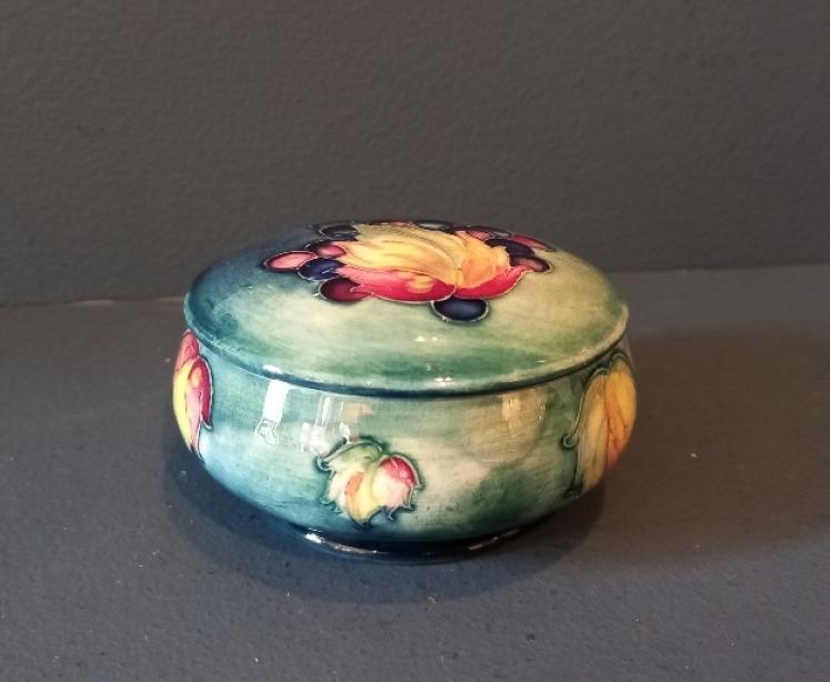 Moorcroft Leaf & Berries Lidded Dish - Image 2
