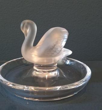 Lalique Opalescent Swan Ring/Pin Dish
