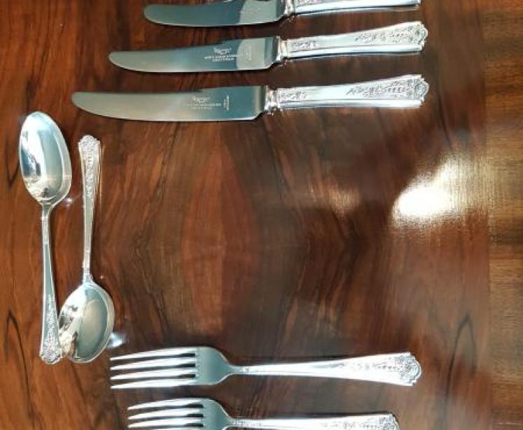 Canteen of Cutlery in Walnut Side Table - Image 5