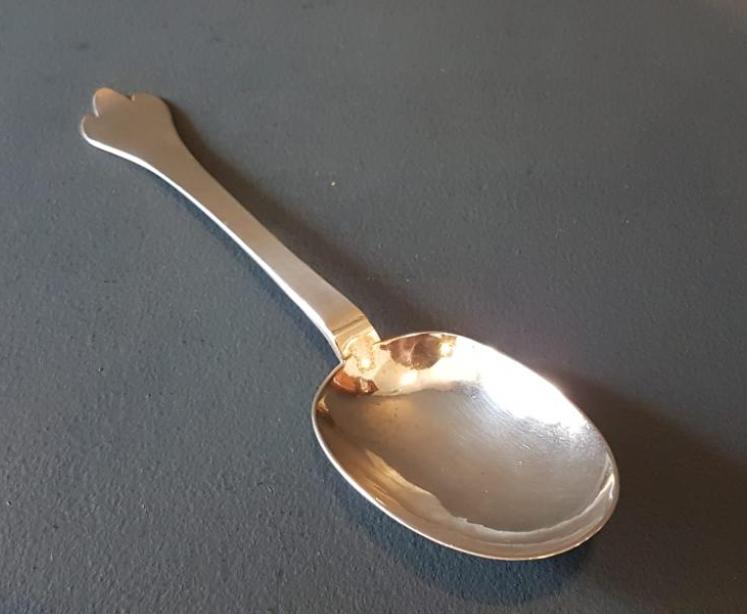 William and Mary Trefid Design Spoon - Image 1