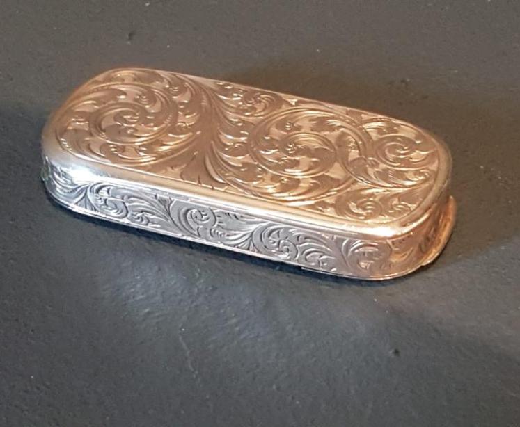 Engraved Silver Vesta and Snuff Box - Image 3