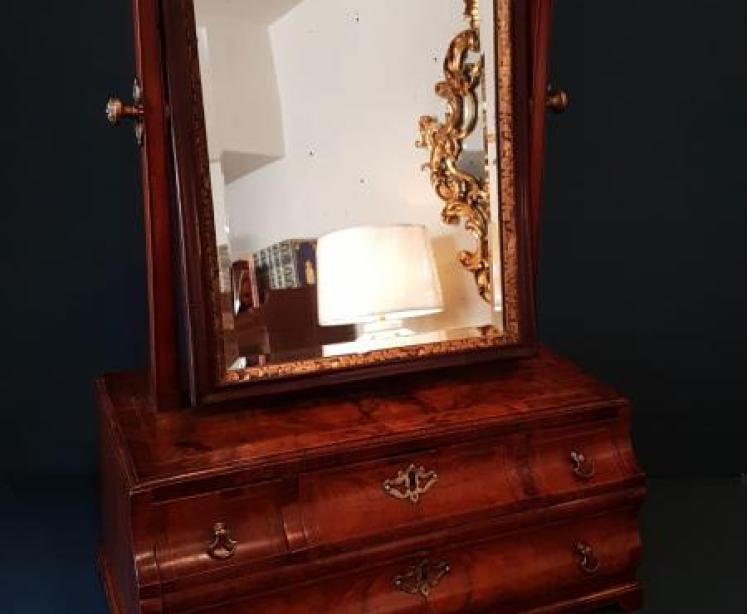 George I Walnut Toilet Mirror - Image 1