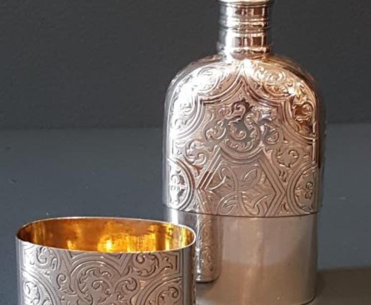 Fine Quality Early Victorian Silver Hip Flask - Image 3