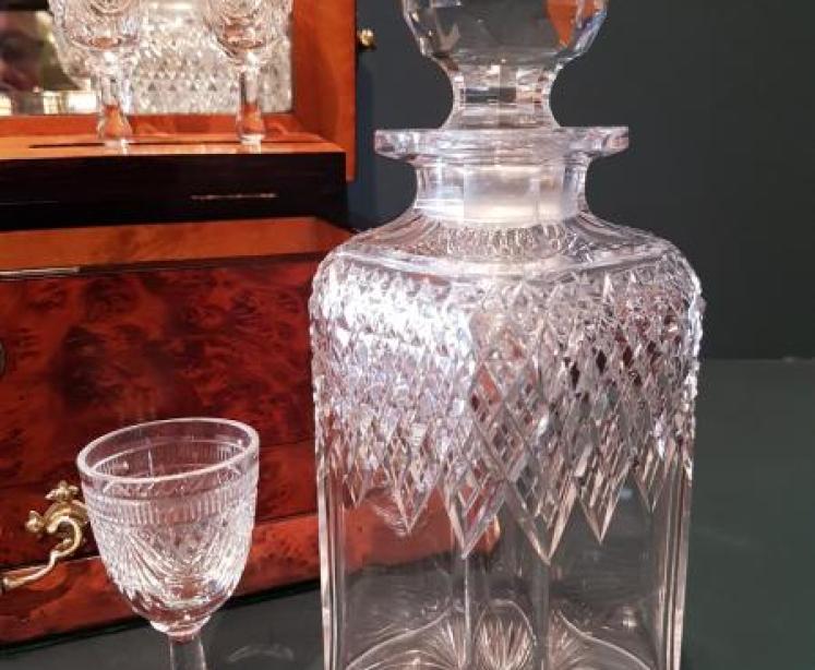 Superb Victorian Amboyna Gentleman's After Dinner Tantalus - Image 4