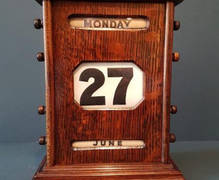 Large Edwardian Oak Perpetual Desk Calendar - Image 1