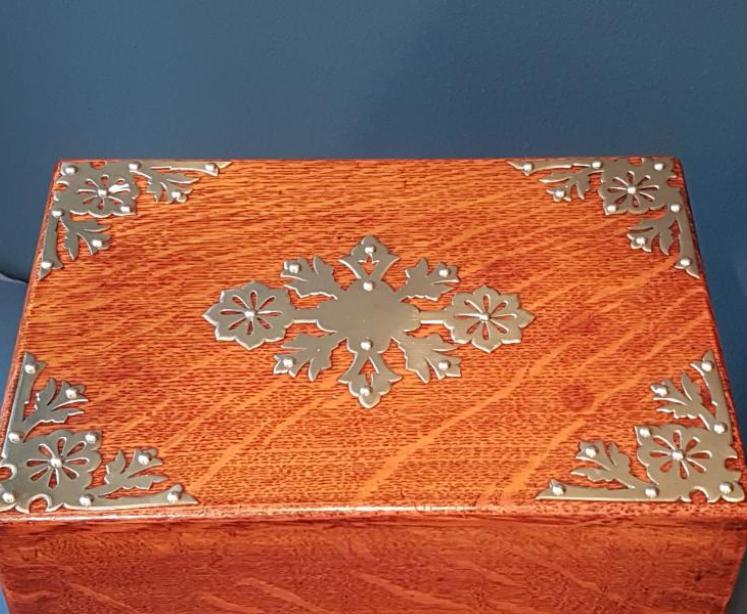 Victorian Oak Gentlemans After Dinner Tantalus  - Image 3