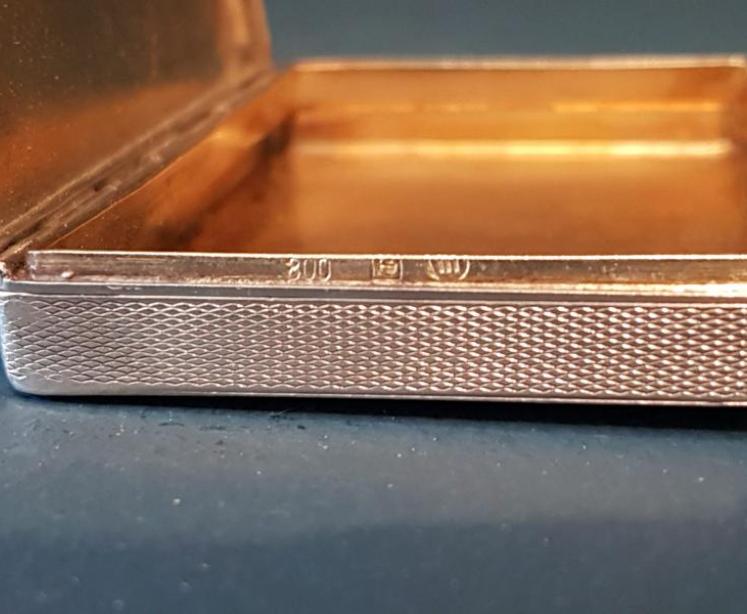 Silver Engine Turned Tartan Design Card Case  - Image 3