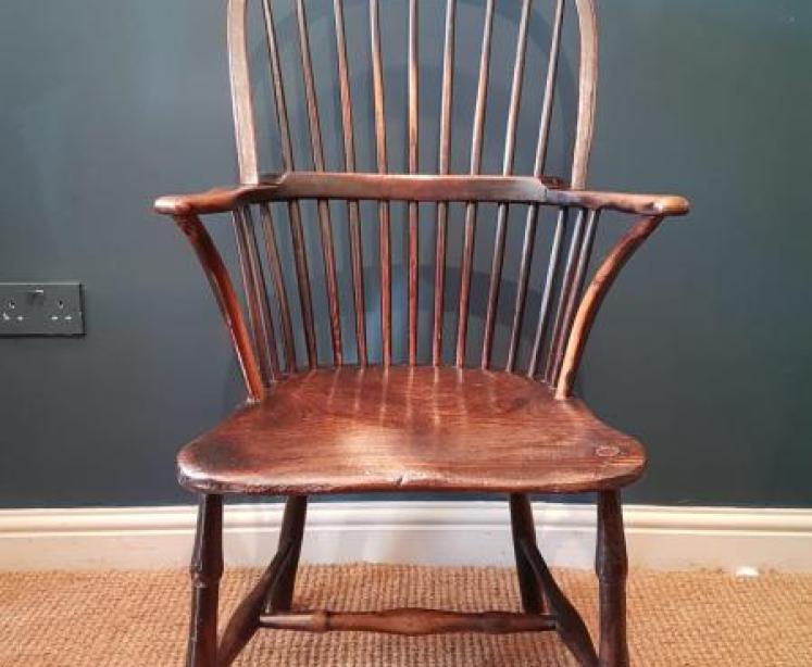 Superb Ash and Elm Windsor Chair - Image 2