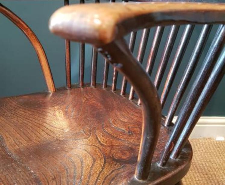 Superb Ash and Elm Windsor Chair - Image 4