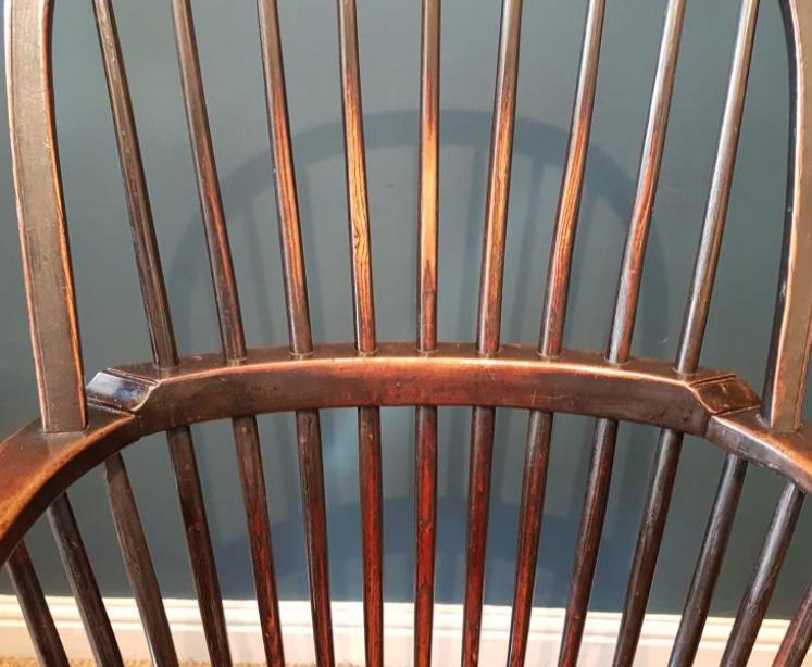 Superb Ash and Elm Windsor Chair - Image 6