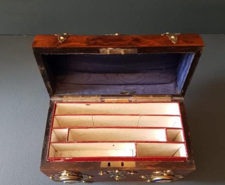 Victorian Walnut Letter Casket - Image 3