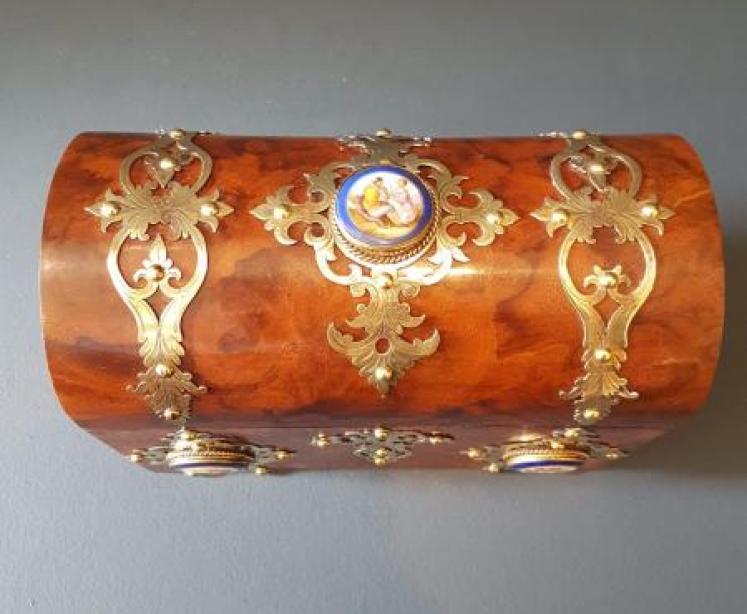 Victorian Walnut Letter Casket - Image 4