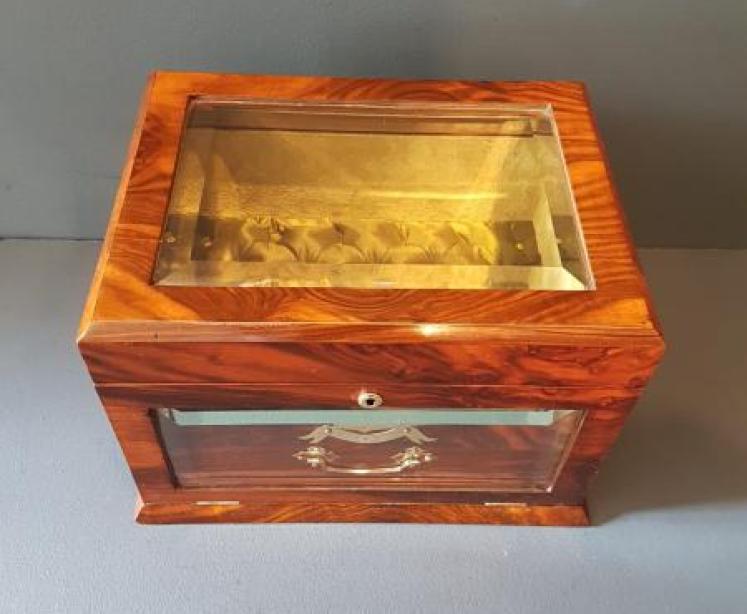 Victorian Walnut Jewellery Box - Image 2