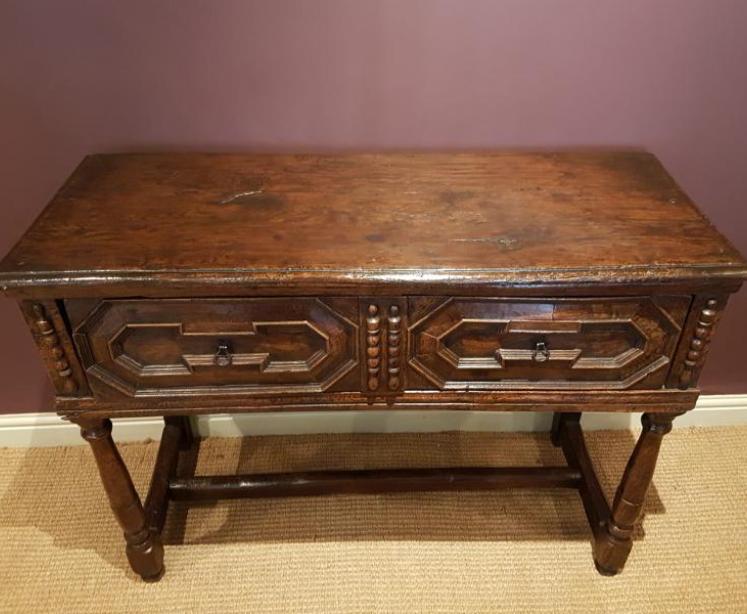 Superb James II Oak Dresser  - Image 5