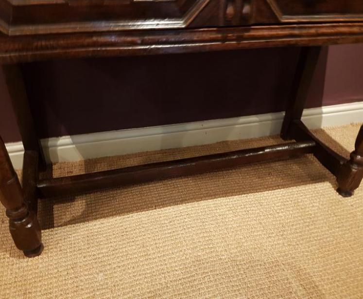 Superb James II Oak Dresser  - Image 6