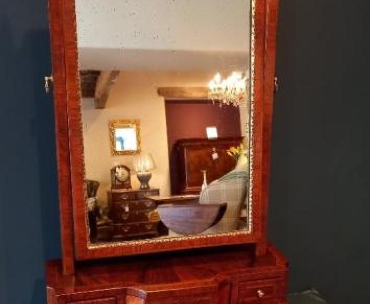 Superb George II Period Walnut Toilet Mirror - Image 1