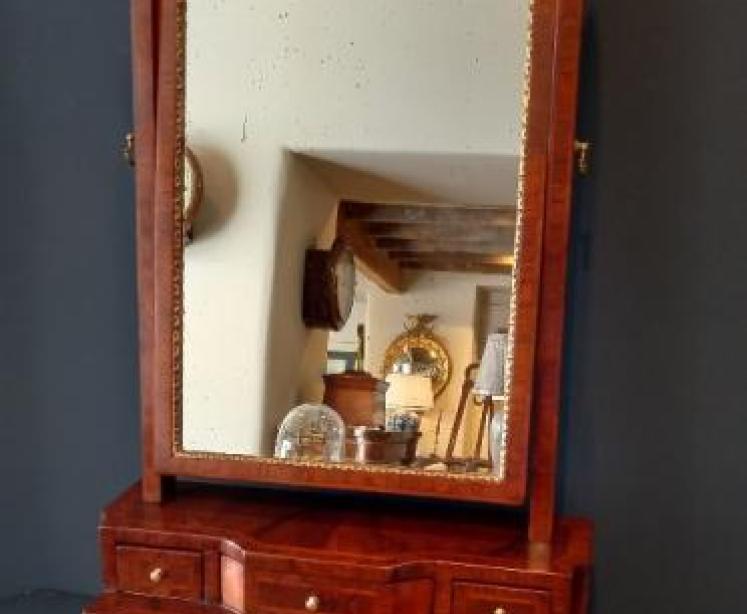 Superb George II Period Walnut Toilet Mirror - Image 7