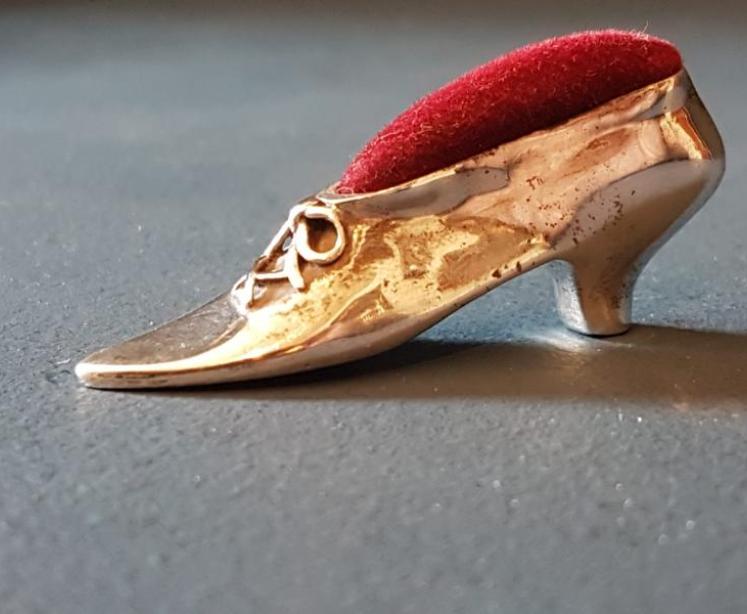 Small Silver Ladies Shoe Pin Cushion - Image 3