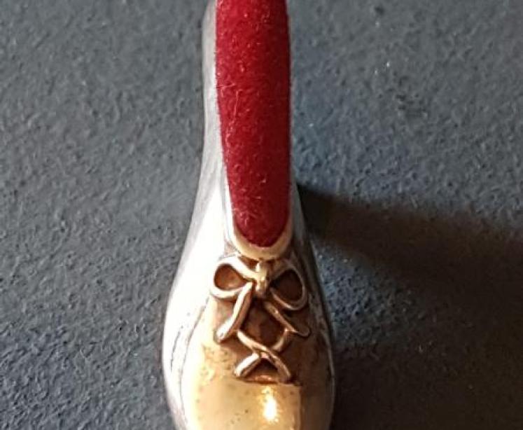 Small Silver Ladies Shoe Pin Cushion - Image 5