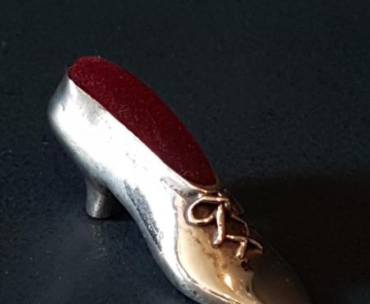 Small Silver Ladies Shoe Pin Cushion - Image 7
