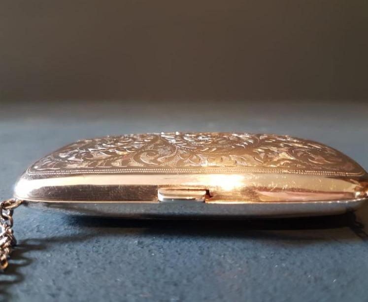 Superb Engraved Silver Purse - Image 2