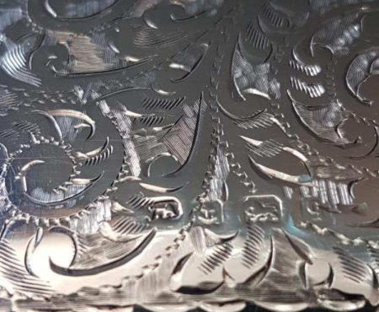 Superb Engraved Silver Purse - Image 4