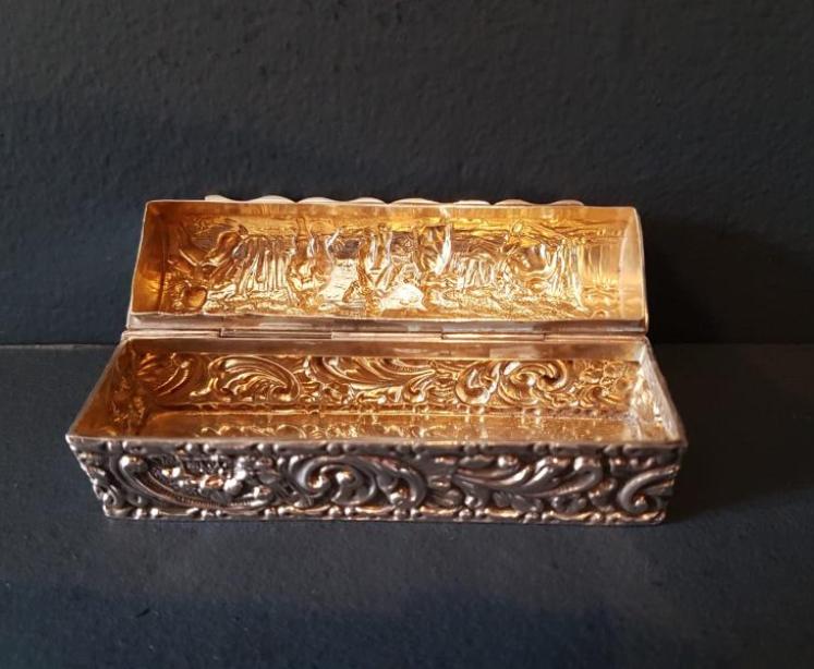 Fine Quality Embossed Silver Box - Image 4