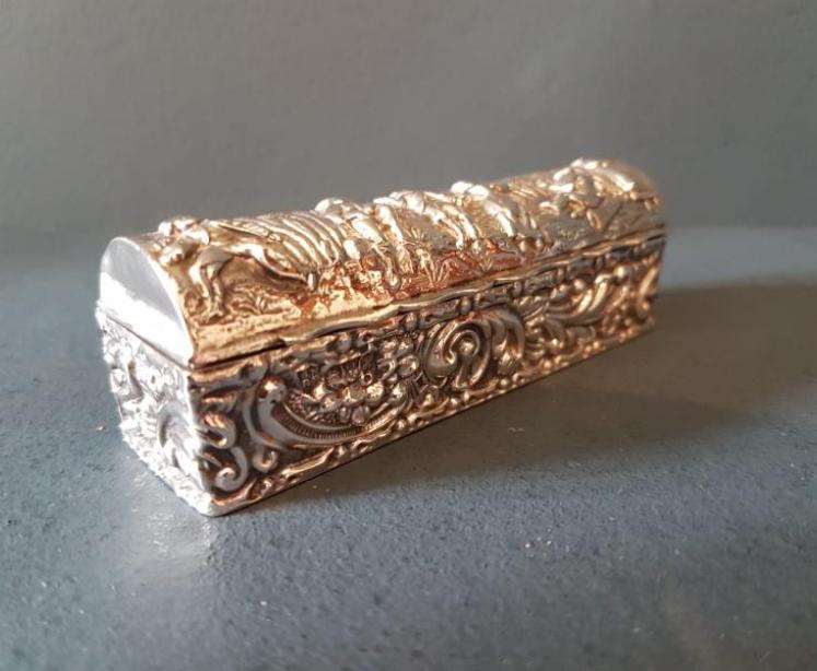 Fine Quality Embossed Silver Box - Image 6