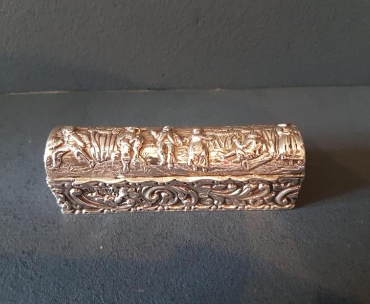Fine Quality Embossed Silver Box - Image 7