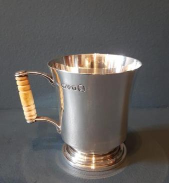 Fine Quality Silver Mug