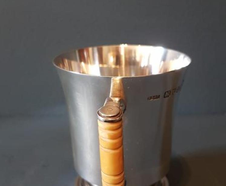 Fine Quality Silver Mug - Image 6