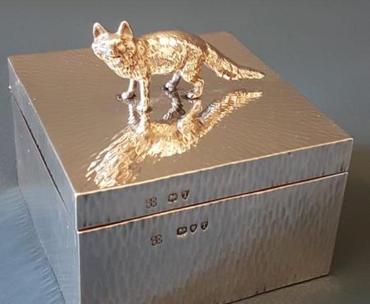 Victorian Silver Fox Planished Silver Table Box - Image 3