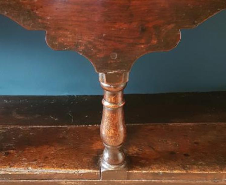 Superb George II Oak Open Pot Board Dresser - Image 3