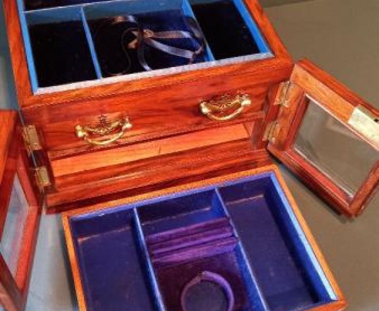 Superb Victorian Figured Walnut Jewellery Box - Image 2