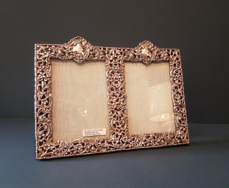 Fine Quality Victorian Silver Double Photo Frame - Image 1