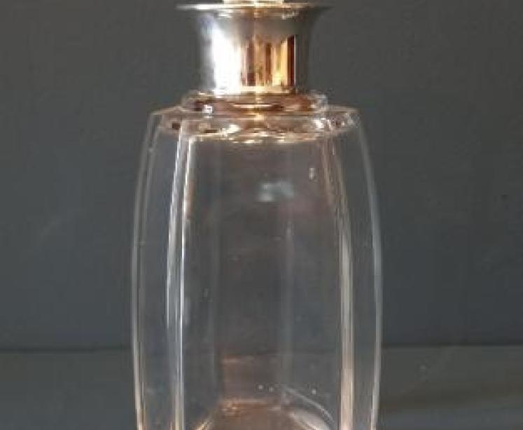 George V Silver Mounted Three Sided Decanter - Image 1